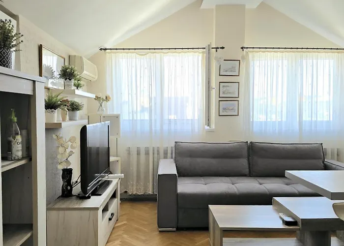 아파트 Monument To Vuk 베오그라드